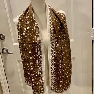 ❤️SOLD❤️Isaac Mizrahi Brown & White Silk Scarf